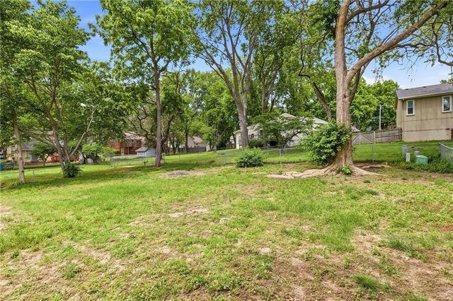 14208 W 63rd Street, Shawnee, KS 66216