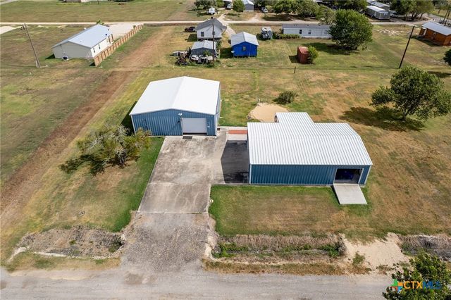 1112 W Dallas Avenue, Seadrift, TX 77983