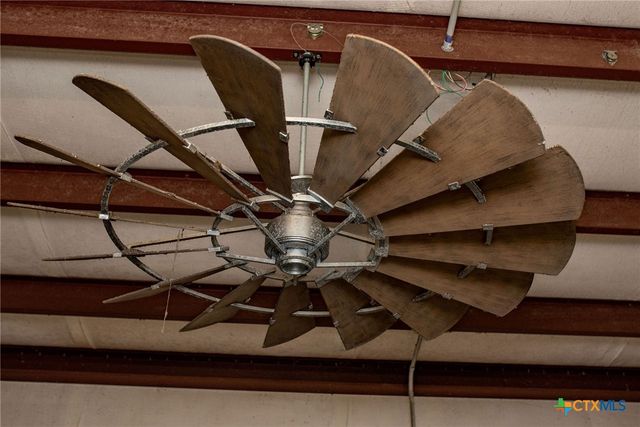 1112 W Dallas Avenue, Seadrift, TX 77983