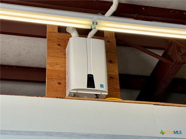 1112 W Dallas Avenue, Seadrift, TX 77983