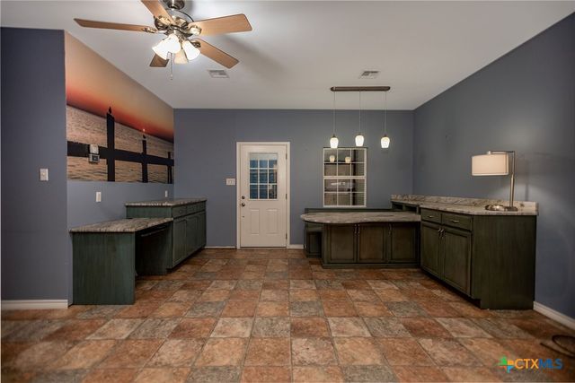 1112 W Dallas Avenue, Seadrift, TX 77983