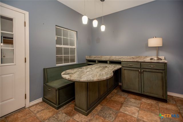 1112 W Dallas Avenue, Seadrift, TX 77983