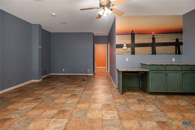 1112 W Dallas Avenue, Seadrift, TX 77983