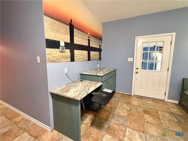 1112 W Dallas Avenue, Seadrift, TX 77983