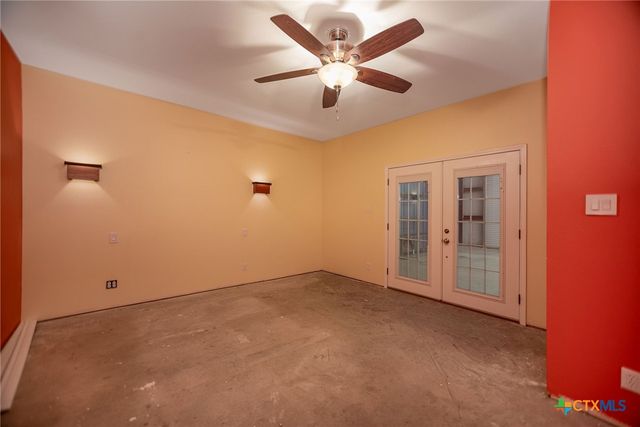 1112 W Dallas Avenue, Seadrift, TX 77983