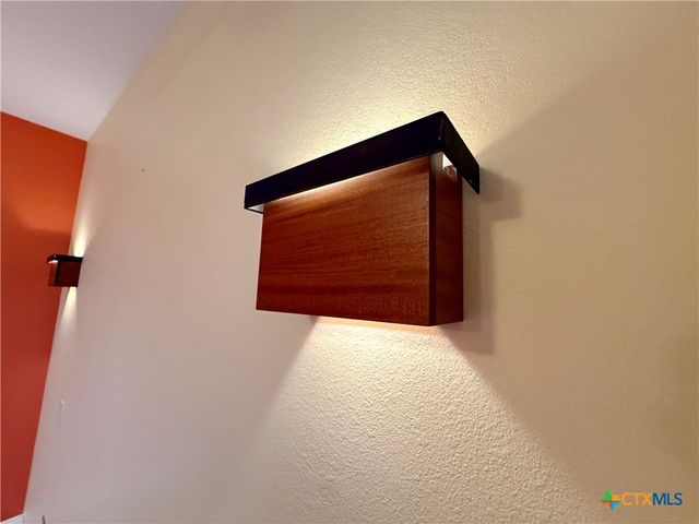 1112 W Dallas Avenue, Seadrift, TX 77983