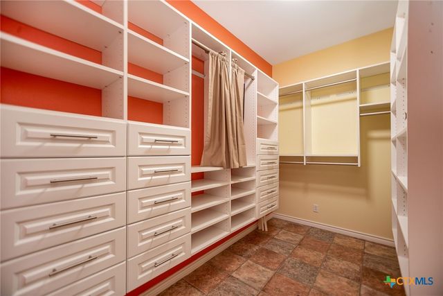 1112 W Dallas Avenue, Seadrift, TX 77983