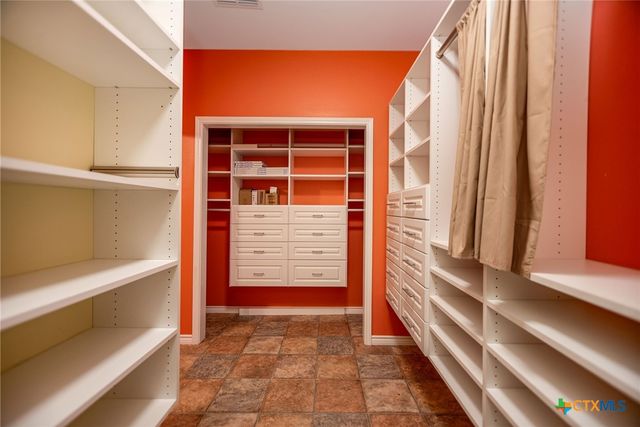 1112 W Dallas Avenue, Seadrift, TX 77983