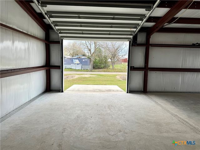 1112 W Dallas Avenue, Seadrift, TX 77983