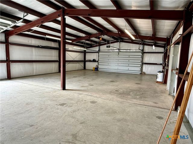 1112 W Dallas Avenue, Seadrift, TX 77983