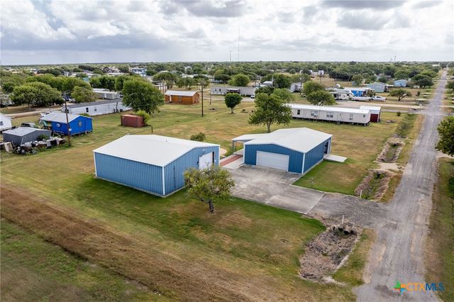 1112 W Dallas Avenue, Seadrift, TX 77983