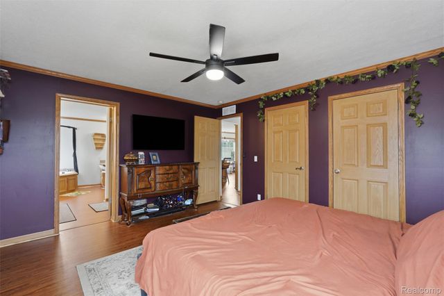 11105 Wood Run Circle, Green Oak Township, MI 48178