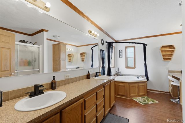 11105 Wood Run Circle, Green Oak Township, MI 48178