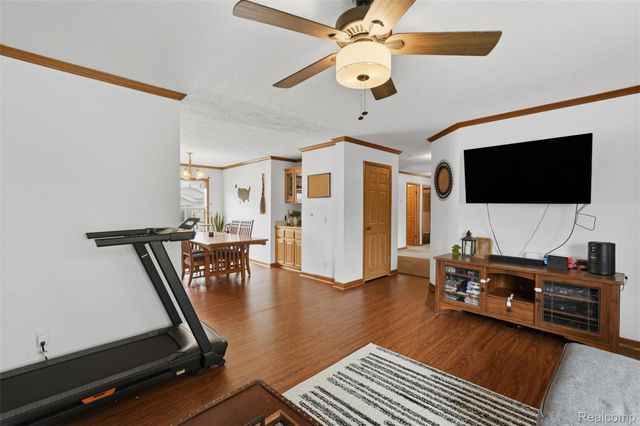 11105 Wood Run Circle, Green Oak Township, MI 48178