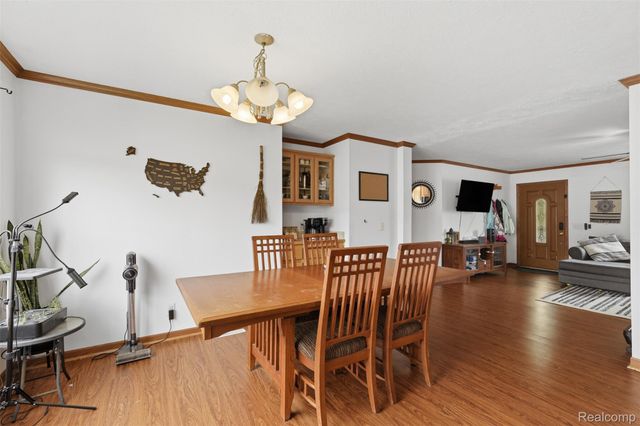 11105 Wood Run Circle, Green Oak Township, MI 48178