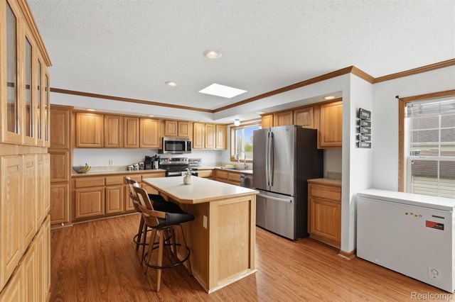 11105 Wood Run Circle, Green Oak Township, MI 48178