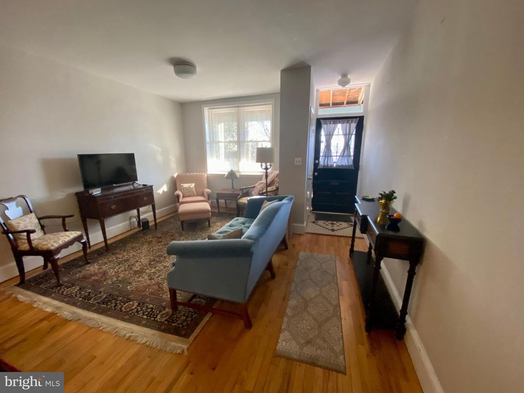 414 N 31ST ST, Philadelphia, PA 19104