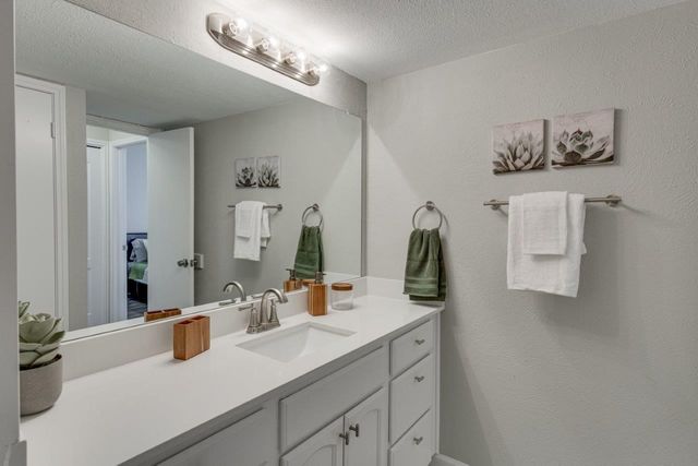 15151 Berry Trail 401, Dallas, TX 75248