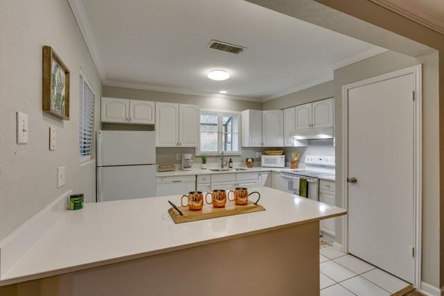 15151 Berry Trail 401, Dallas, TX 75248