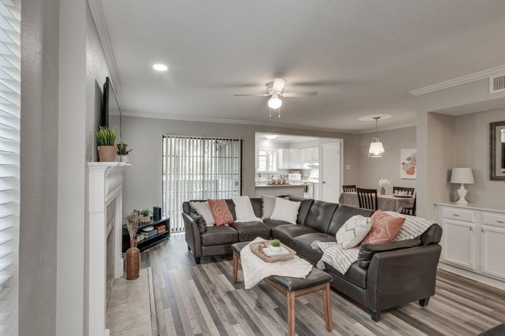 15151 Berry Trail 401, Dallas, TX 75248