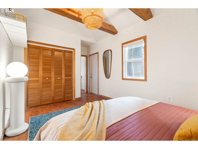 321 Ne STANTON St, Portland, OR 97212