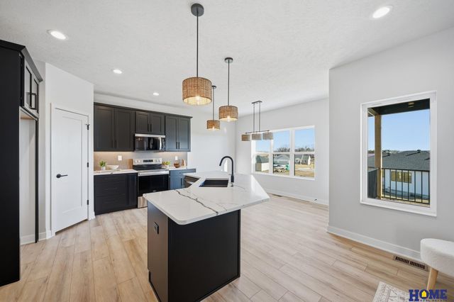 7743 Aero Circle, Lincoln, NE 68516