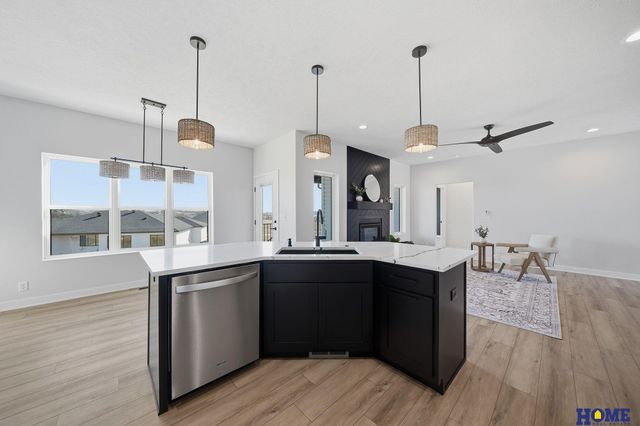 7743 Aero Circle, Lincoln, NE 68516