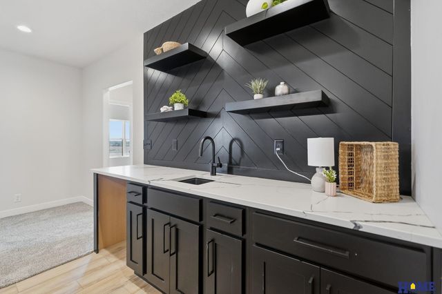 7743 Aero Circle, Lincoln, NE 68516