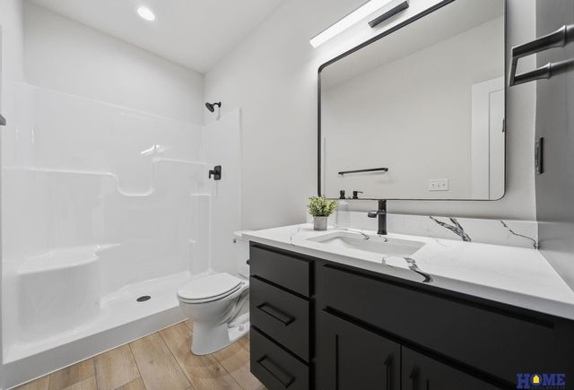 7743 Aero Circle, Lincoln, NE 68516