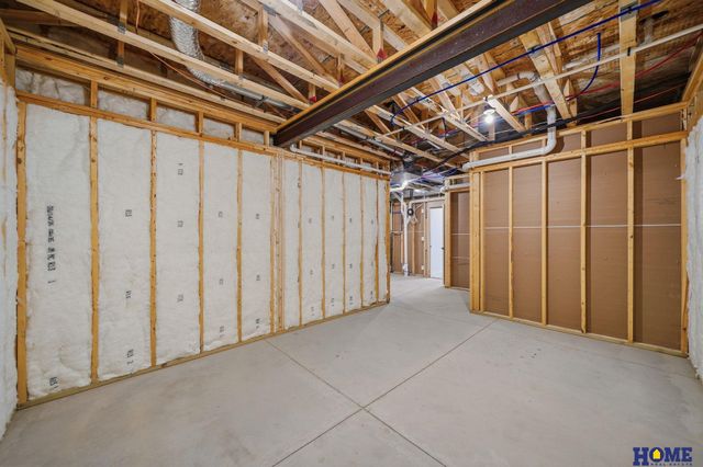 7743 Aero Circle, Lincoln, NE 68516