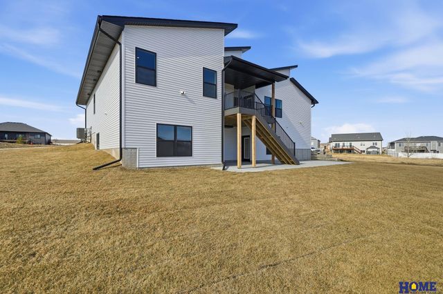 7743 Aero Circle, Lincoln, NE 68516