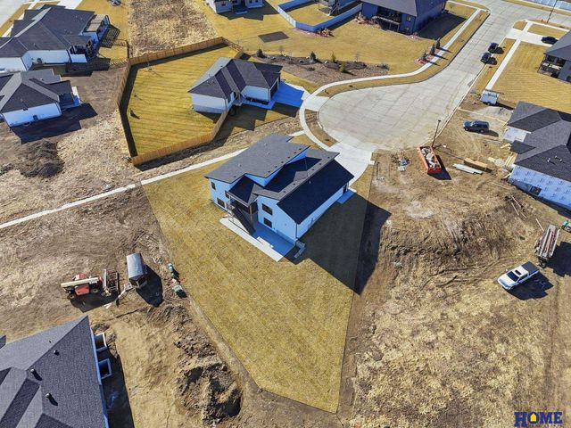 7743 Aero Circle, Lincoln, NE 68516