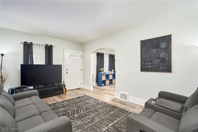 8301 Vista Avenue, Garfield Heights, OH 44125