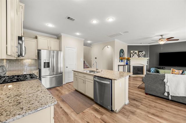15638 Kensington Bluff Drive, Cypress, TX 77429