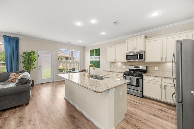 15638 Kensington Bluff Drive, Cypress, TX 77429