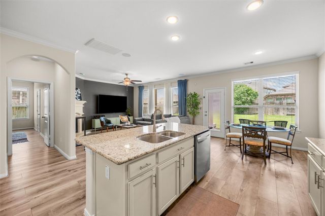 15638 Kensington Bluff Drive, Cypress, TX 77429