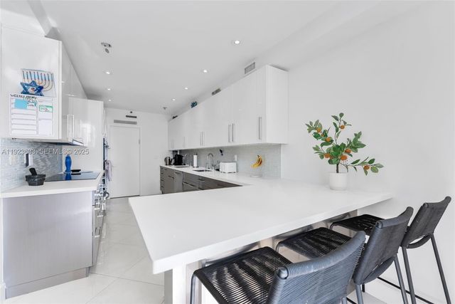 19500 Turnberry Way 7D, Aventura, FL 33180