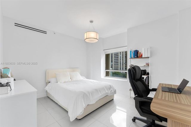 19500 Turnberry Way 7D, Aventura, FL 33180