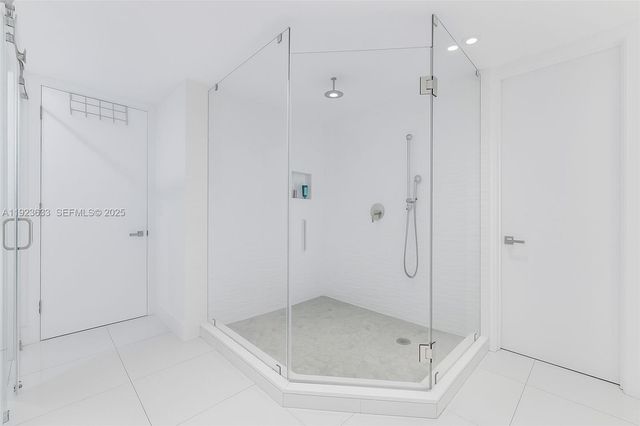 19500 Turnberry Way 7D, Aventura, FL 33180