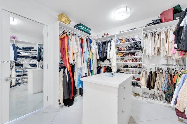 19500 Turnberry Way 7D, Aventura, FL 33180