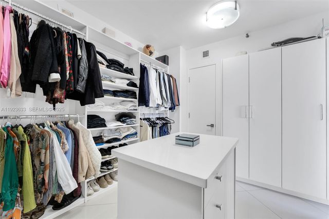 19500 Turnberry Way 7D, Aventura, FL 33180