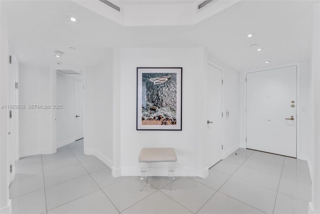 19500 Turnberry Way 7D, Aventura, FL 33180