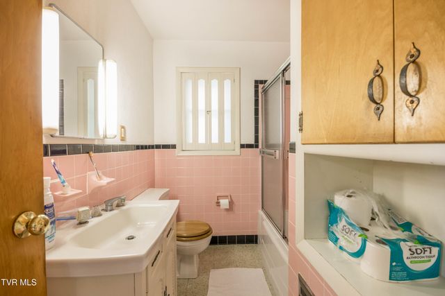 208 Hogan Avenue, Greeneville, TN 37743