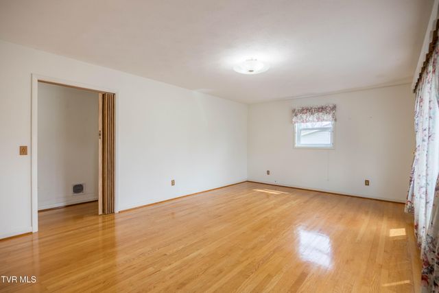 208 Hogan Avenue, Greeneville, TN 37743