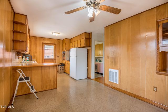 208 Hogan Avenue, Greeneville, TN 37743