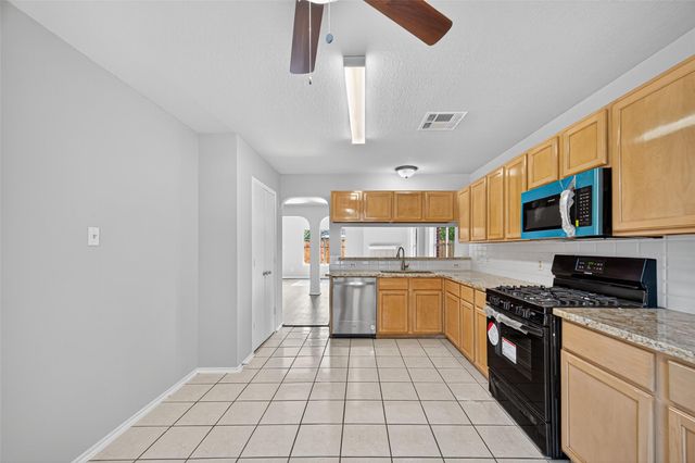 7926 Sundance Court, Baytown, TX 77521