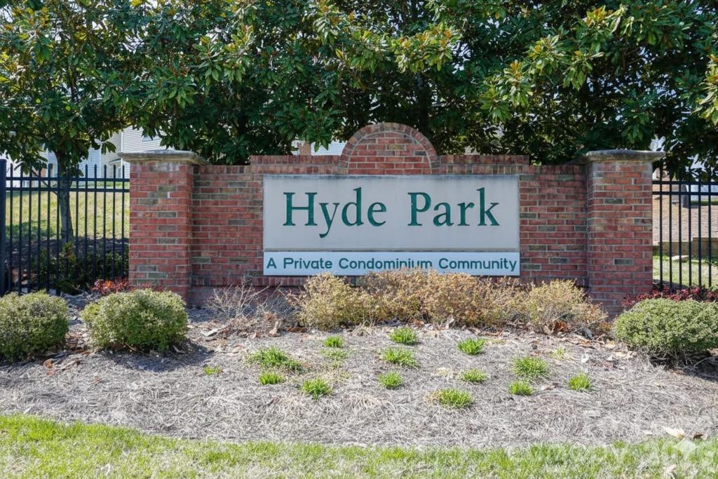 10669 Hill Point Court, Charlotte, NC 28262