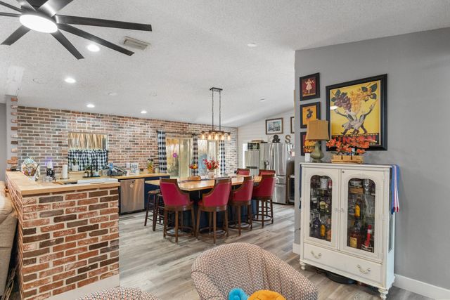 4000 SW 72ND Drive, Davie, FL 33314