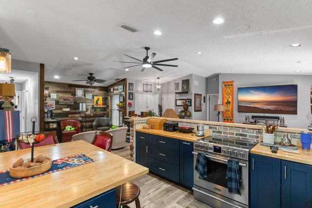 4000 SW 72ND Drive, Davie, FL 33314