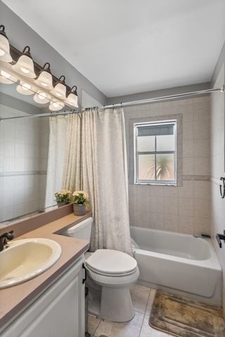4000 SW 72ND Drive, Davie, FL 33314